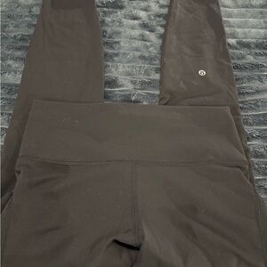 Lululemon Wonder train High-Rise Leggings w pockets size 10, 28 inch length